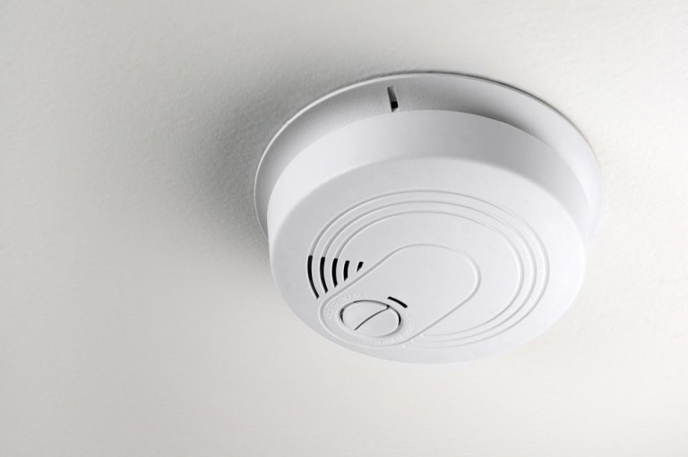 Bien choisir et installer votre détecteur de fumée efficacement